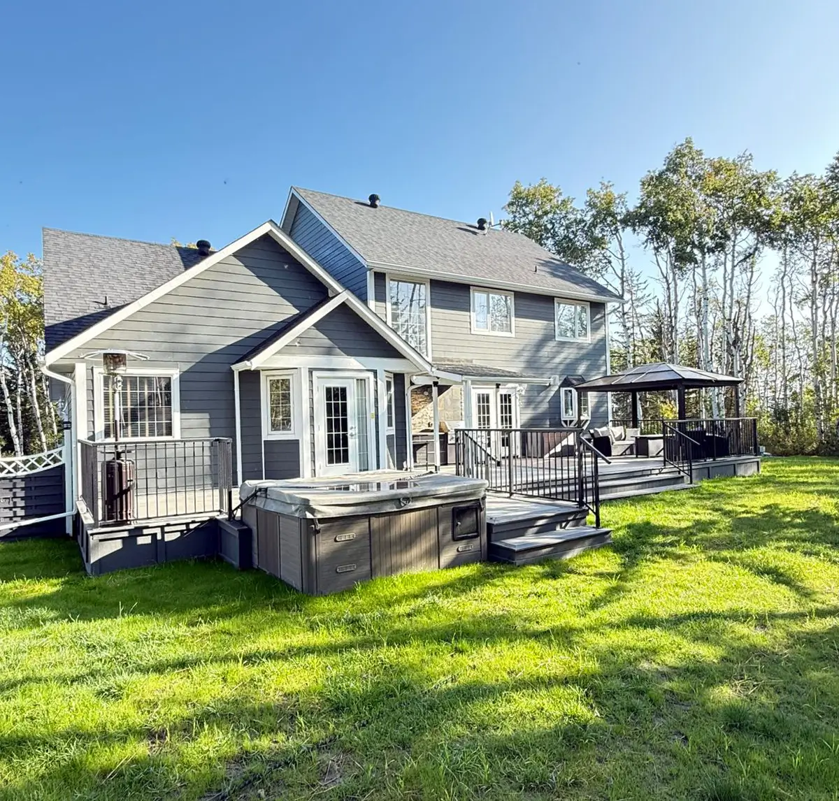 Custom deck built by millennium fence and deck