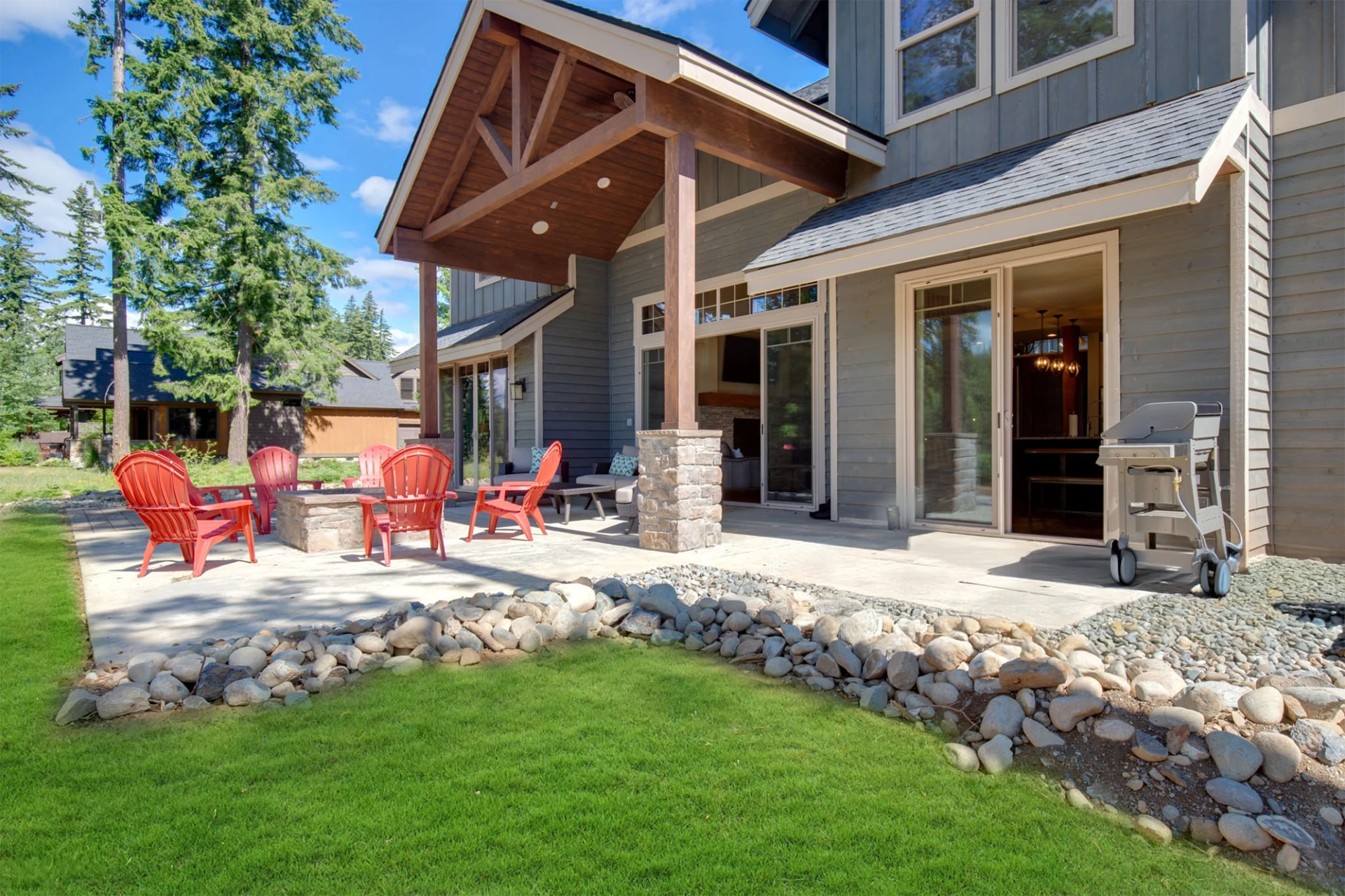 Sk porch modern and rustic american home exterior